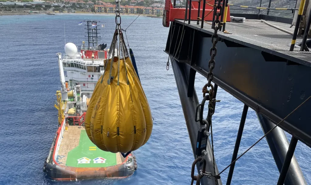 Load test shipcrane water bag